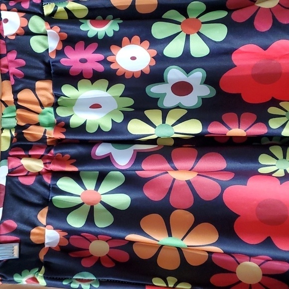 Blast from the past bell bottoms Size small. Hippy style. Large floral p… - Picture 3 of 6